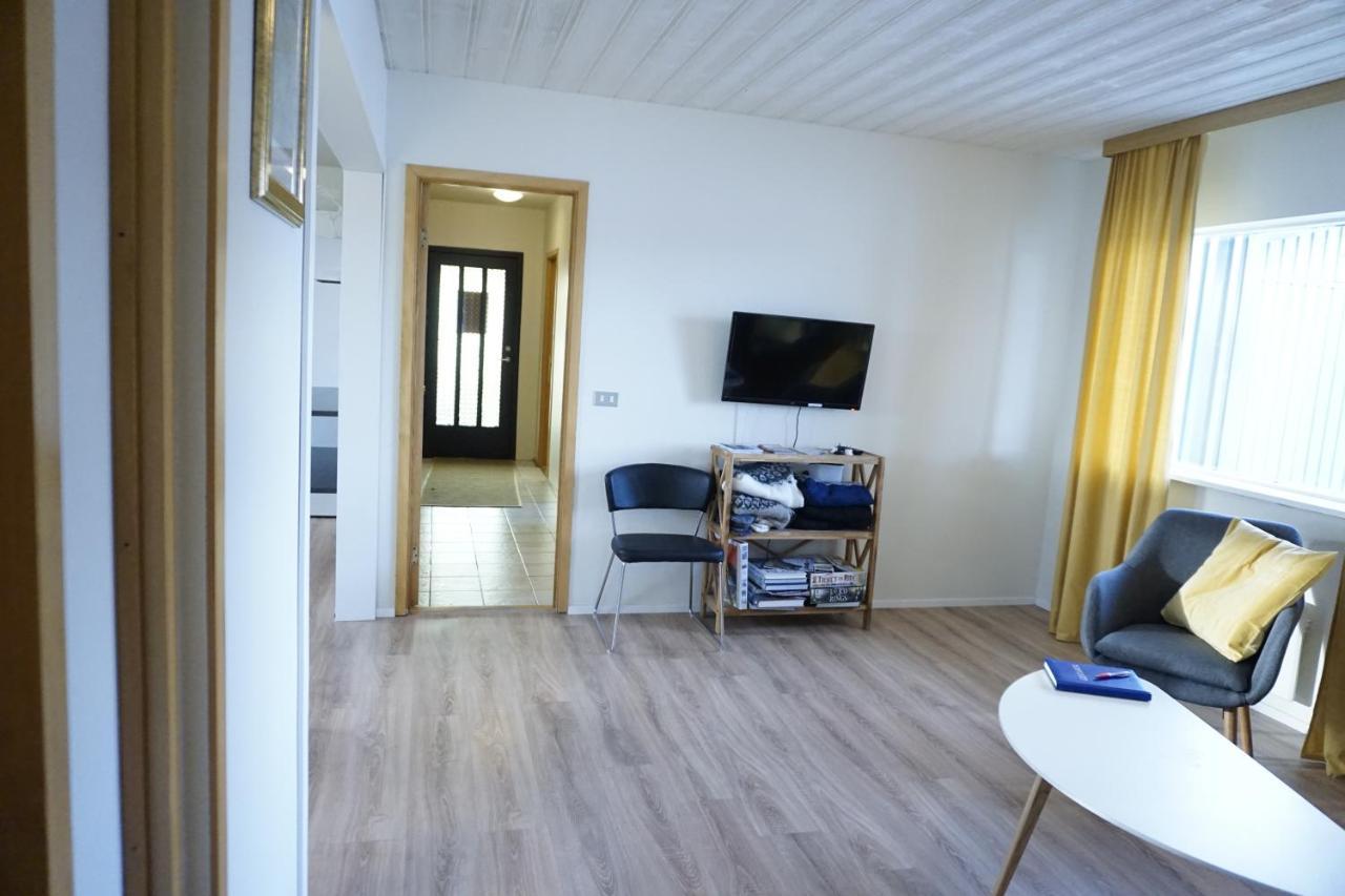 Hlidarbol Apartments Hlitharendi Esterno foto